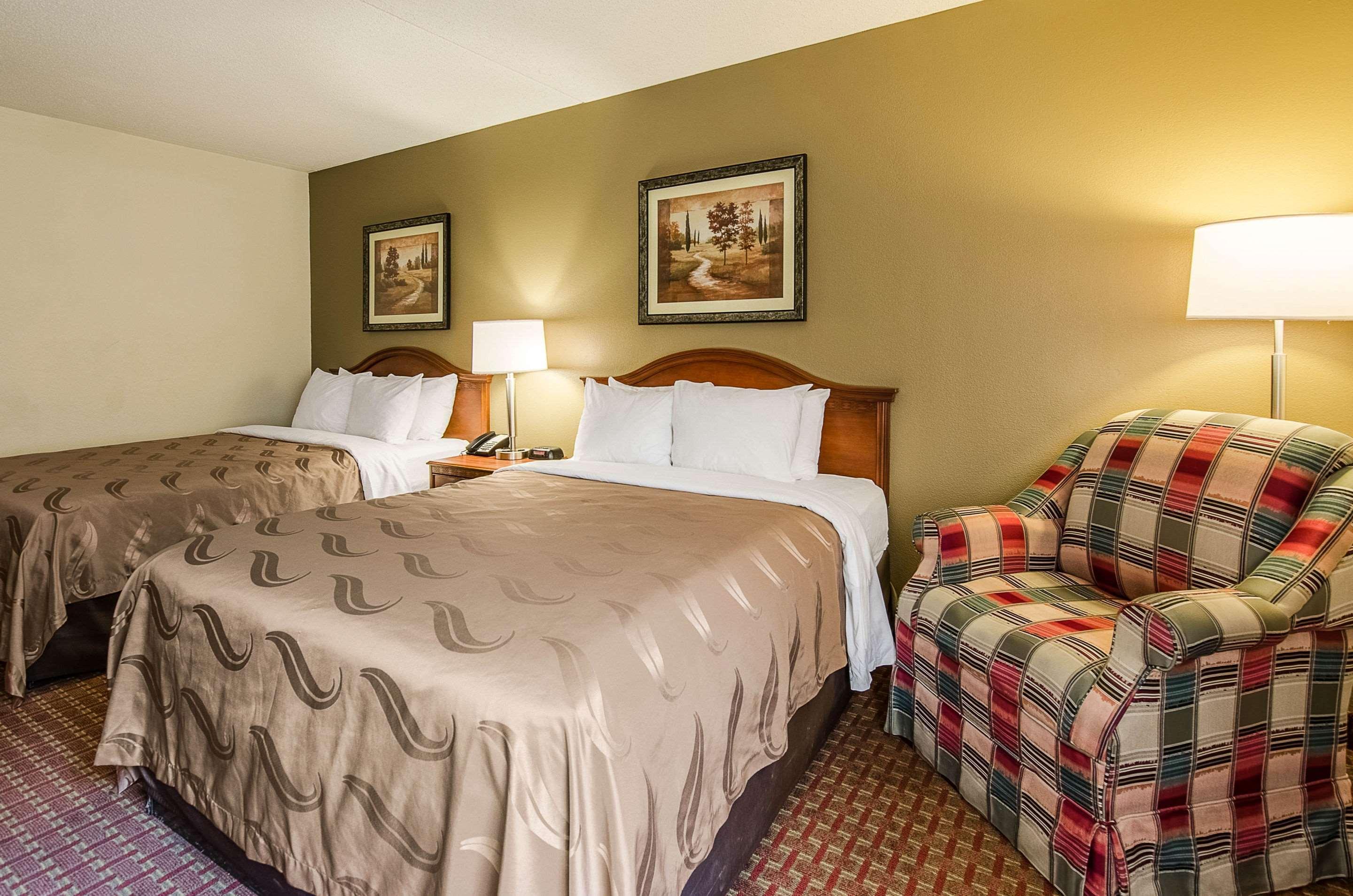 Quality Inn & Suites Lexington Near I-64 And I-81 Timber Ridge Exterior foto