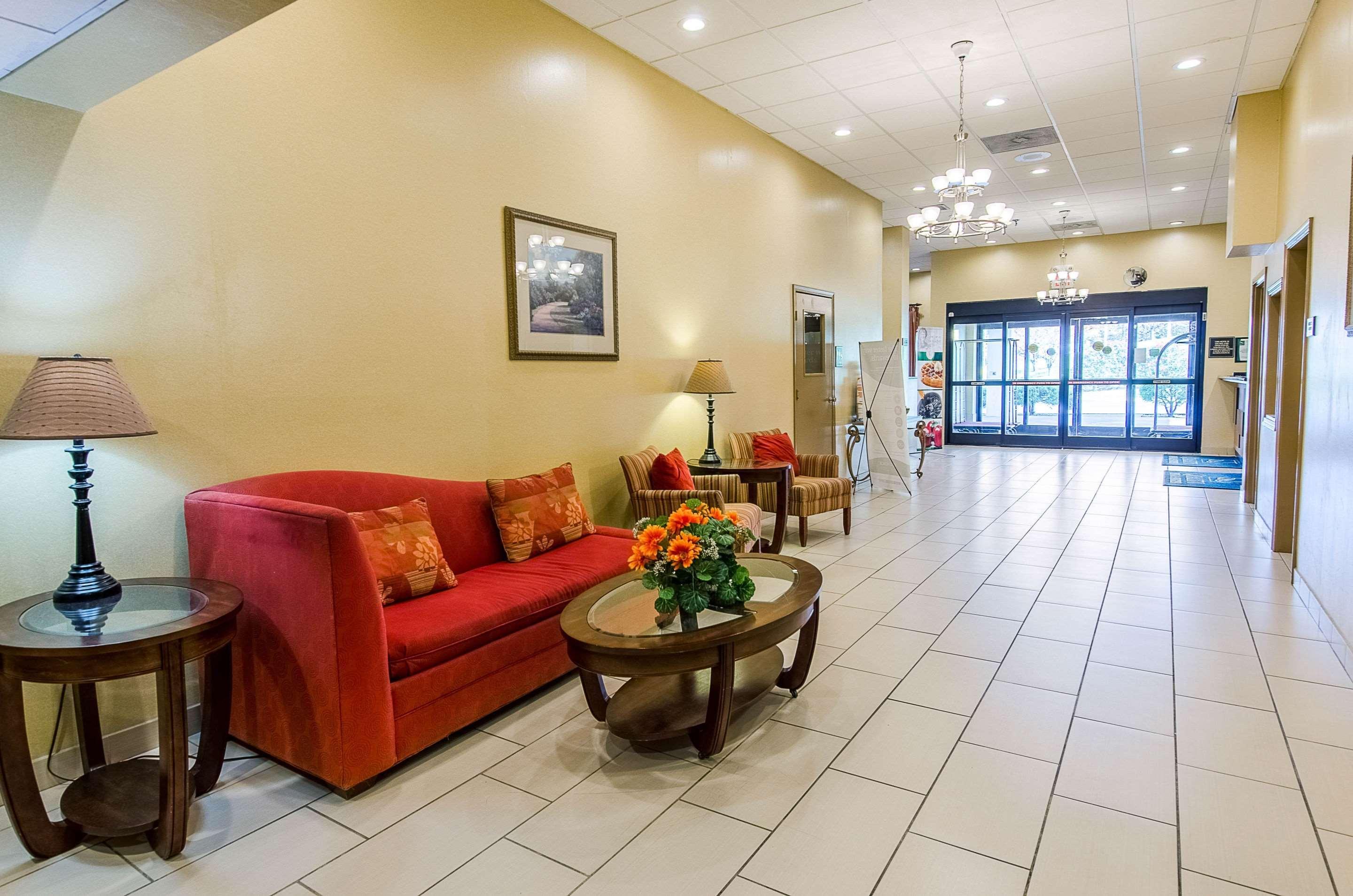 Quality Inn & Suites Lexington Near I-64 And I-81 Timber Ridge Exterior foto