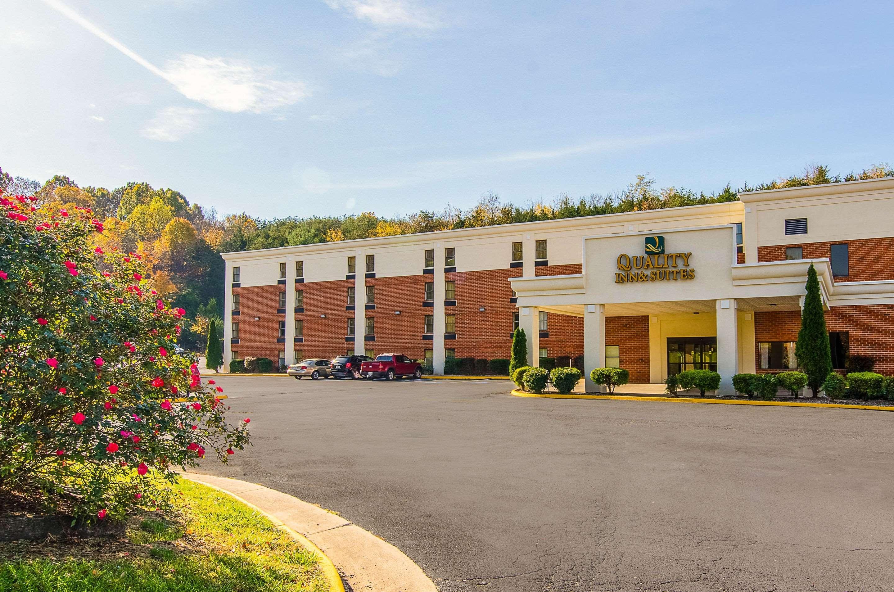 Quality Inn & Suites Lexington Near I-64 And I-81 Timber Ridge Exterior foto