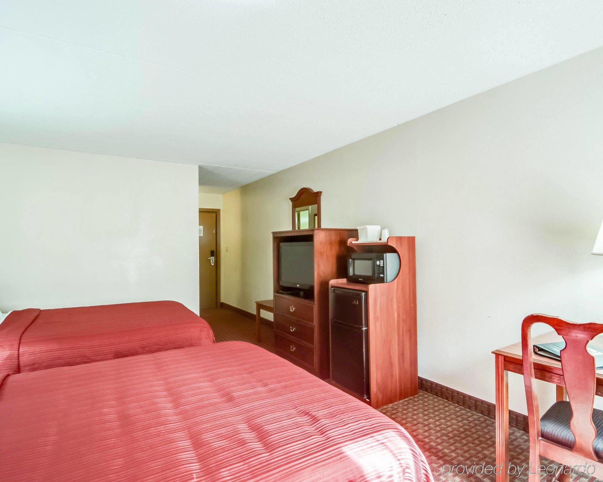 Quality Inn & Suites Lexington Near I-64 And I-81 Timber Ridge Exterior foto