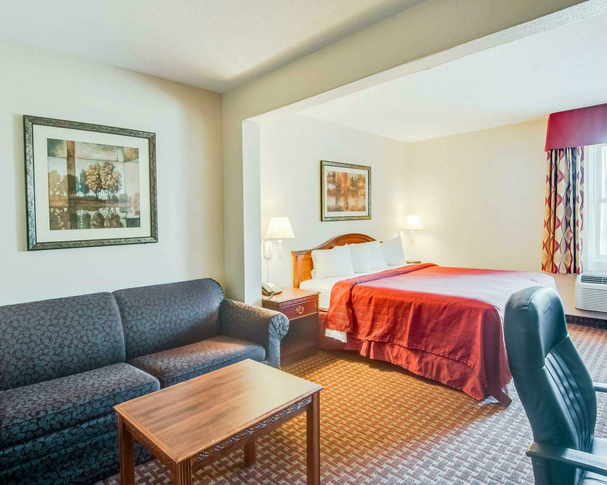 Quality Inn & Suites Lexington Near I-64 And I-81 Timber Ridge Exterior foto